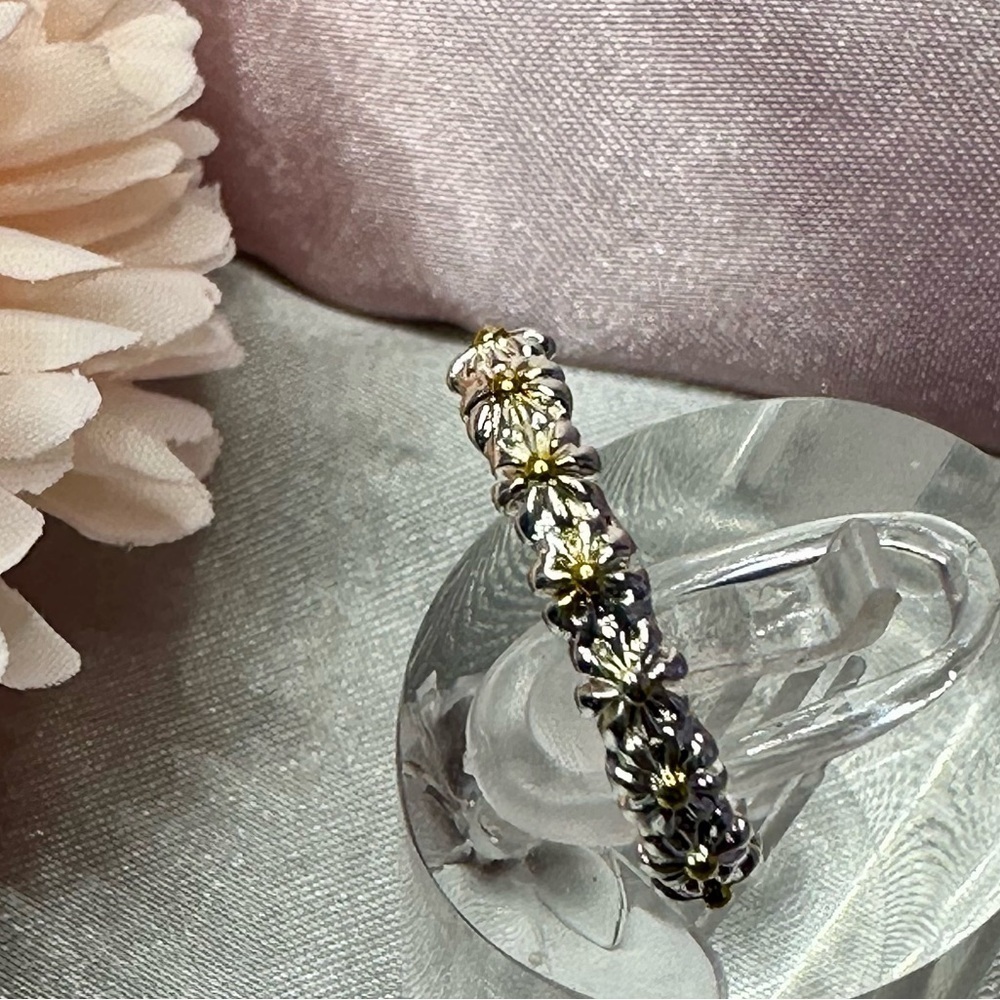 Adjustable Silver Daisy Ring – Enamel Floral Boho Jewelry NWOT - Picture 6 of 17